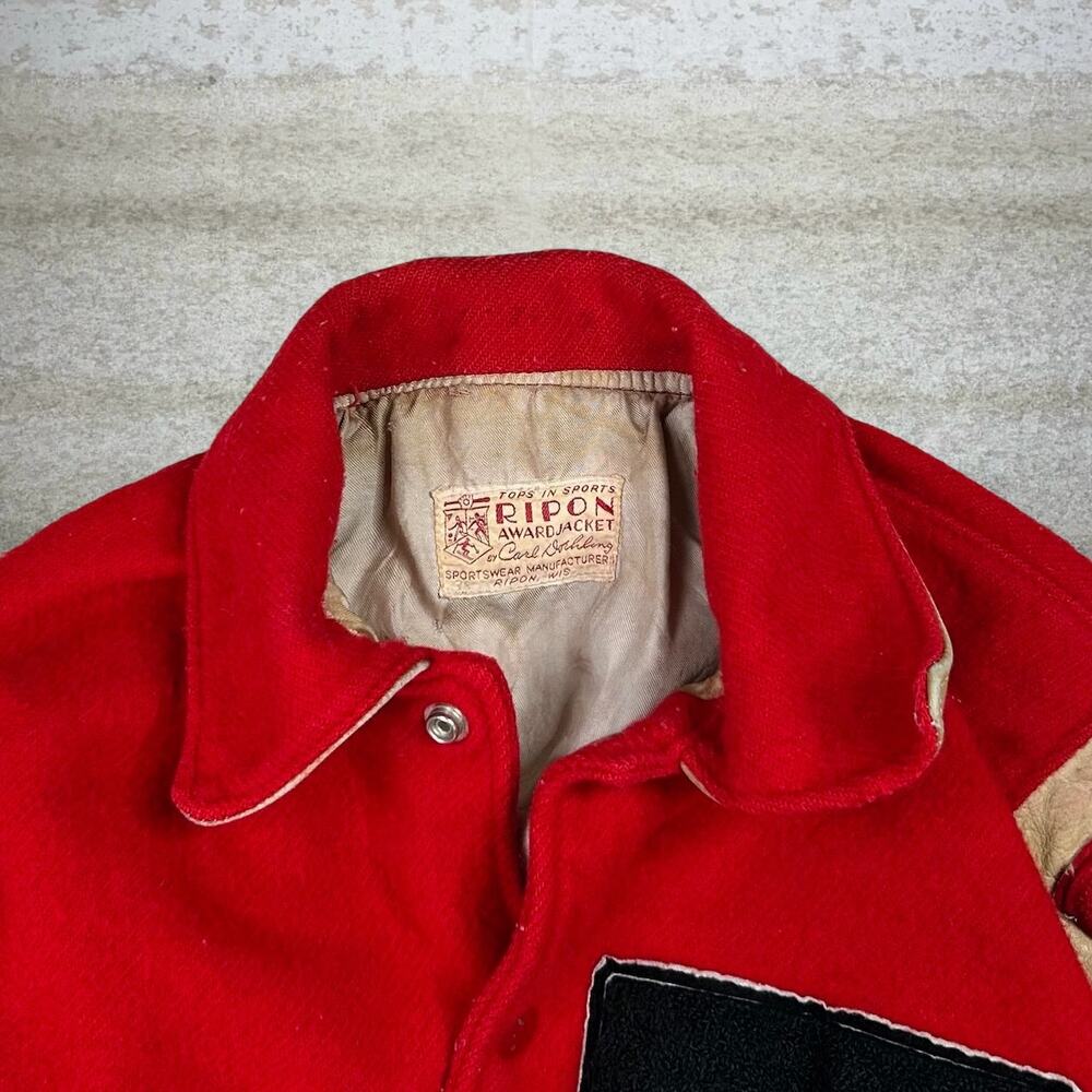 True Vintage 50s Ripon Varsity Jacket Mens XS Red Tan Leather Sleeves Wisconsin - Picture 3 of 5